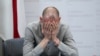 "Путин и Лукашенко так не могут". Белорусские правозащитники, политики и блогеры отвечают на критику слез освобожденного Тихановского